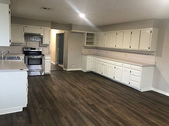 Spacious Kitchen