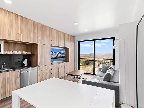 Canyon Haus Deluxe Studio with table and gorgeous views!