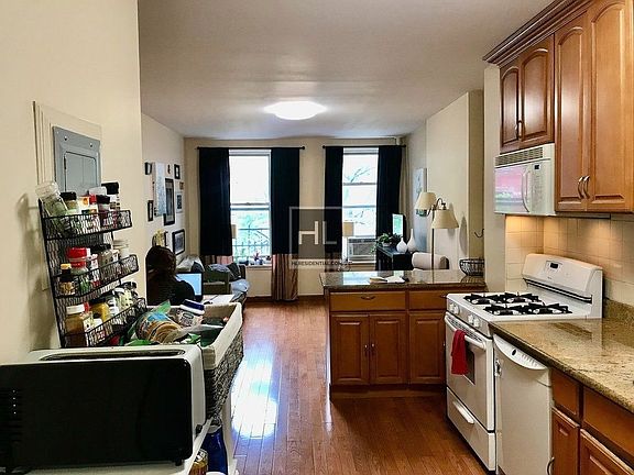 5th image of 303 E 104th St #5