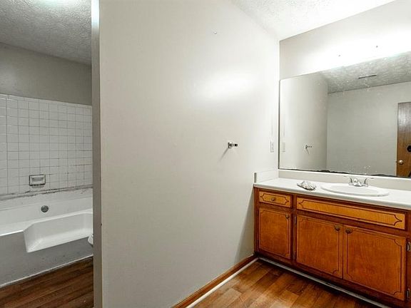 3rd image of 399 Sir Winston Ct