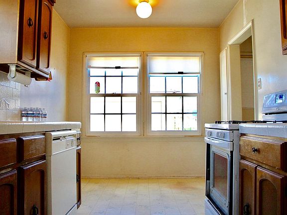 3rd image of 4260 Le Bourget Ave