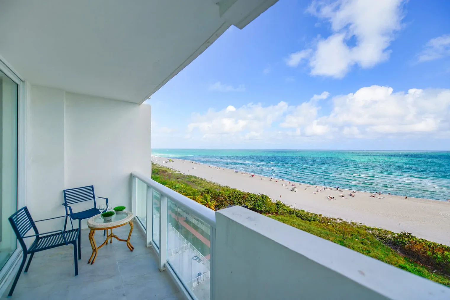 2 bed, 2.0 bath, 925 sqft, $10,126 — Photo 3