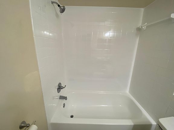 4th image of 1139 E Spruce St APT B