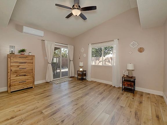 5th image of 1012 Casa Maria Rd NE