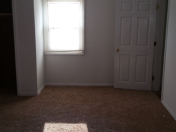 3rd image of 4605 Seibel Ct