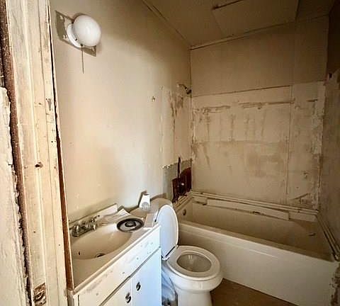 4th image of 615 Melton St