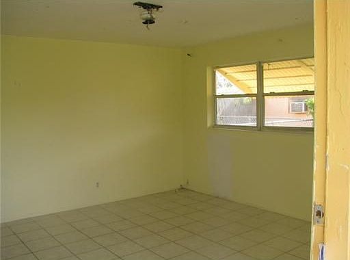 2nd image of 5387 Harriet Pl