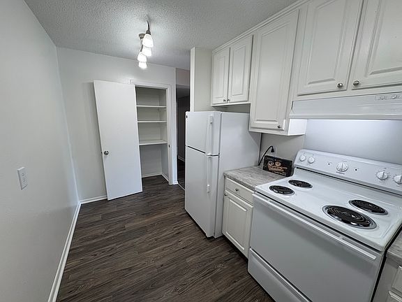 4th image of F103-1005 Hickory Hill Ln #F103