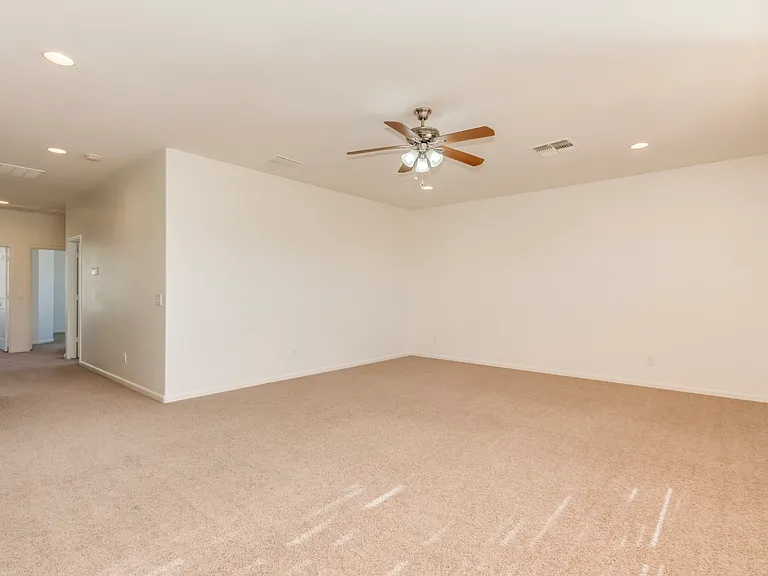 5733 W Plum Rd — Photo 8