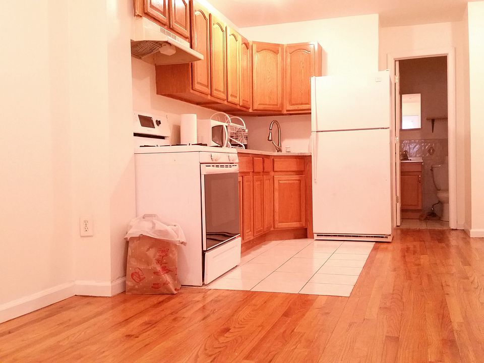 1st image of 52A Vernon Ave APT 2