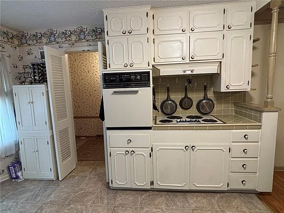 4th image of 3619 S Ralston Ave