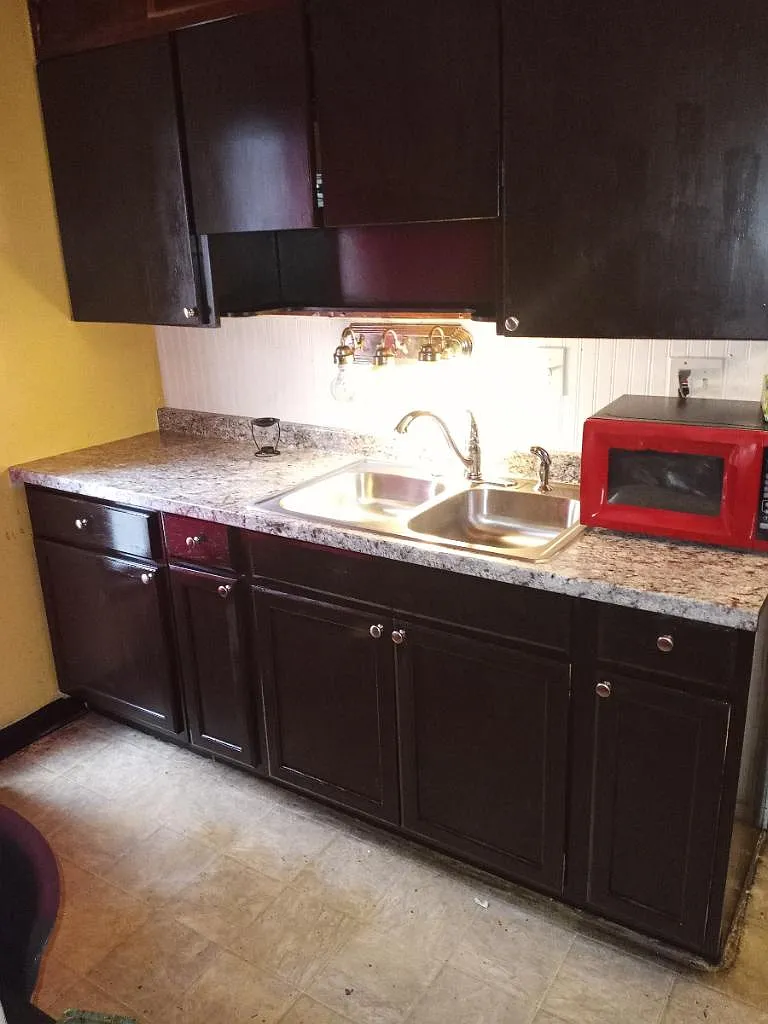 3 bed, 1200 sqft, $1,500 — Photo 1