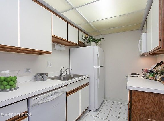 4th image of 2086 Saint Johns Ave APT 404