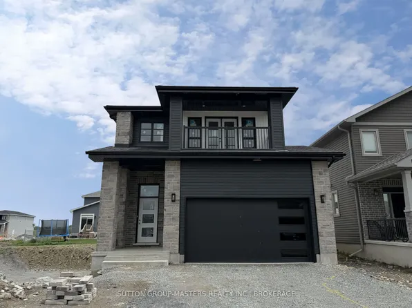 109 Pearce St, Loyalist, ON K7N 0E1