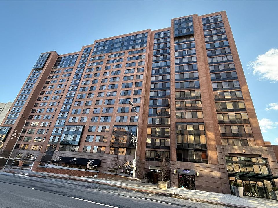 1st image of 4 Martine Avenue #104