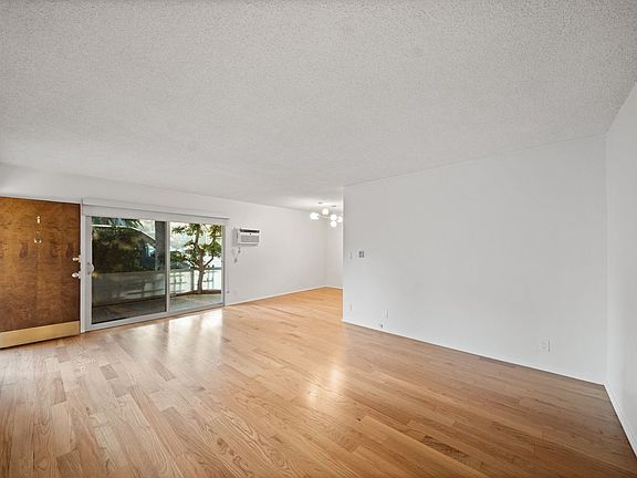 5th image of 1402 S Saltair Ave APT 1