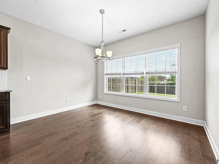 104 Erskin Parcus Dr — Photo 17