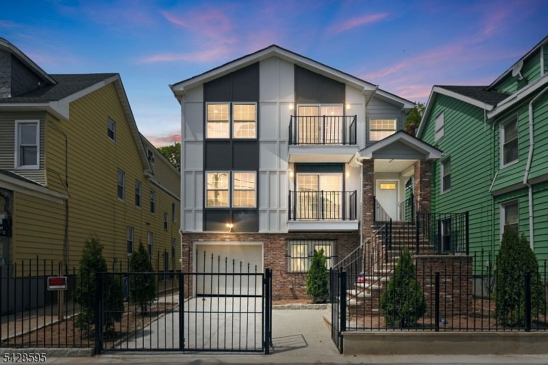 1st image of 271 Schley St