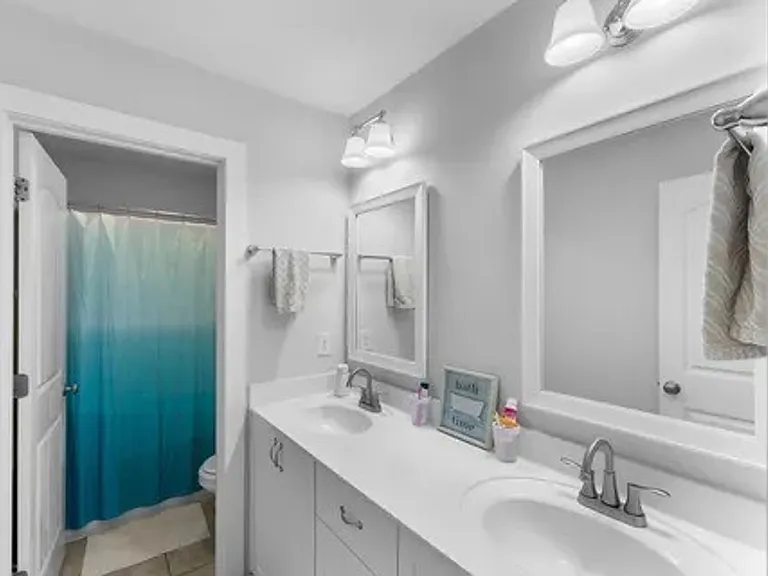 422 Lybrand St — Photo 8