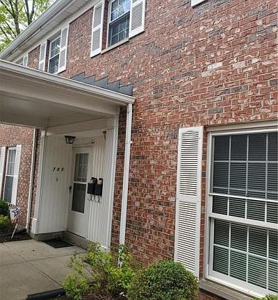 2nd image of 787 Clareridge Ln