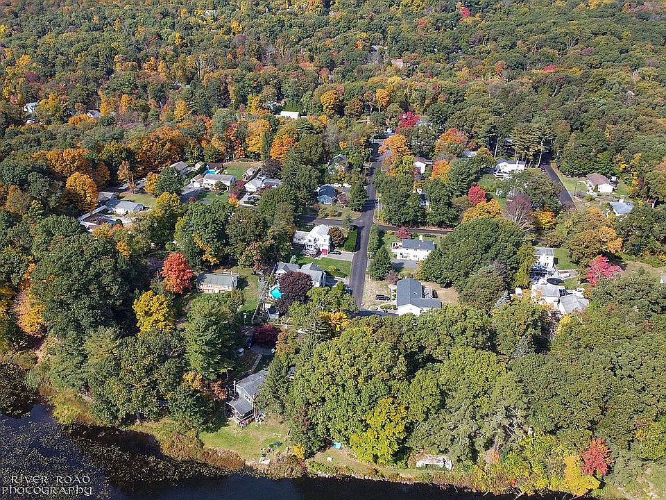 The neighborhood in autumn