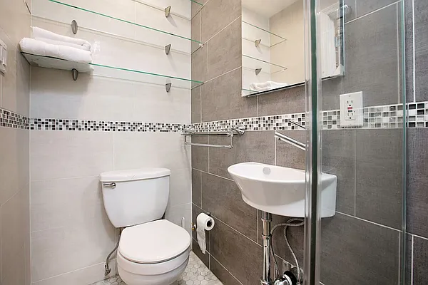 Rented by Keller Williams NYC | media 14