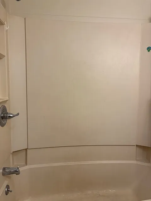 Spacious Tub
