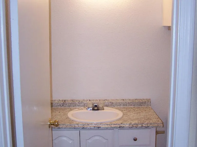 351 Rio Grande Ct #D — Photo 4