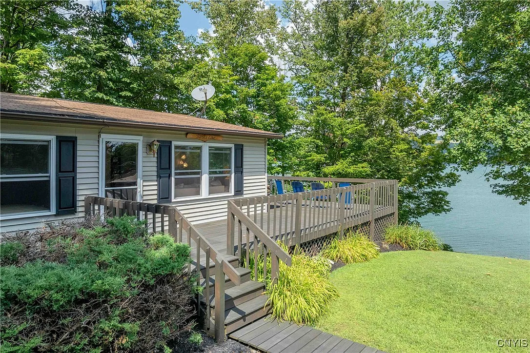 3 bed, 1.5 bath, 960 sqft, $3,325 — Photo 1
