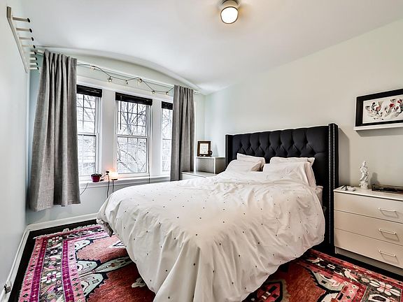 4th image of 4318 N Clarendon Ave APT 1821