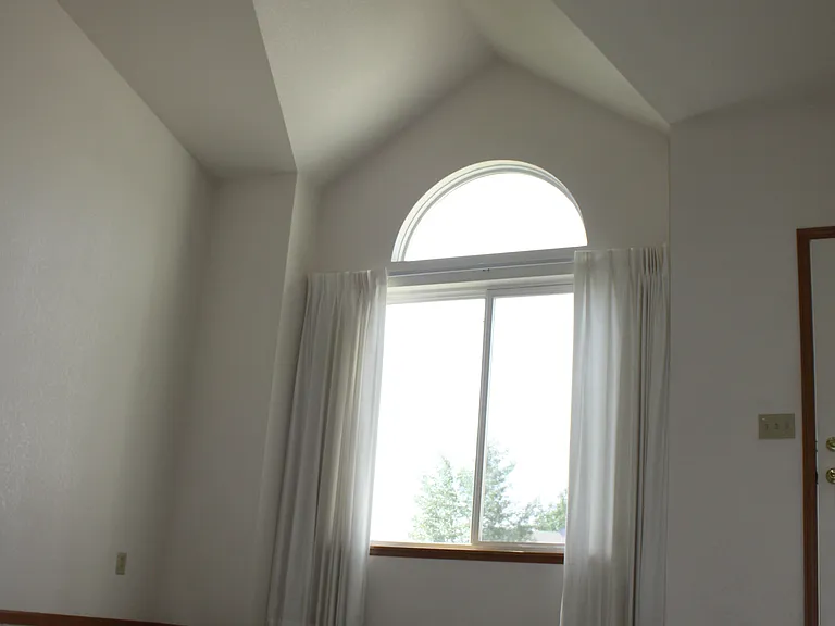 502 Haven Dr — Photo 3
