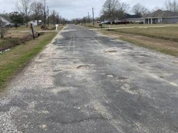 Exterior Neighborhood (street photo)