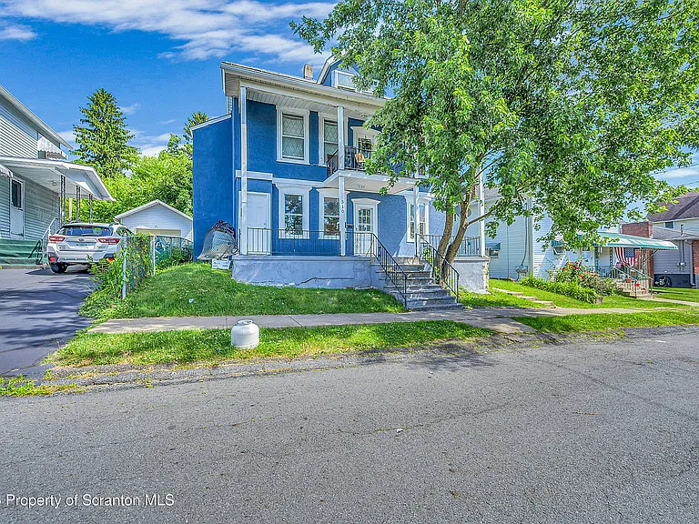 310 Oak St #1 — Photo 3