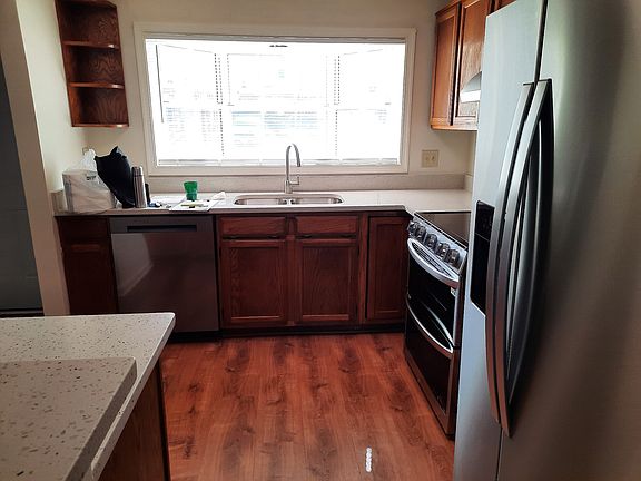 3rd image of 102 Westminster Ln