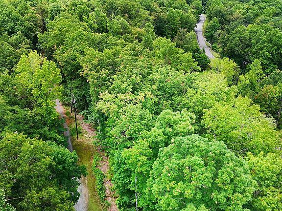 4th image of 111213 Black Oak Dr