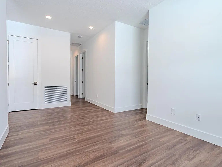 1427 SW 23rd St — Photo 48