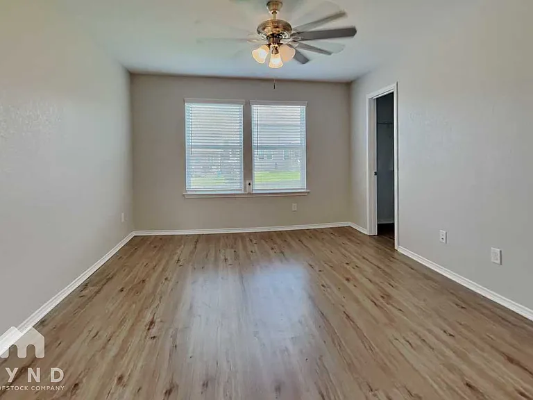 10327 Dunlap — Photo 10