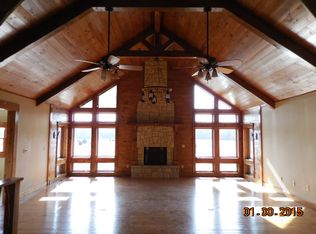 25611 State Ave, Tonganoxie, KS 66086