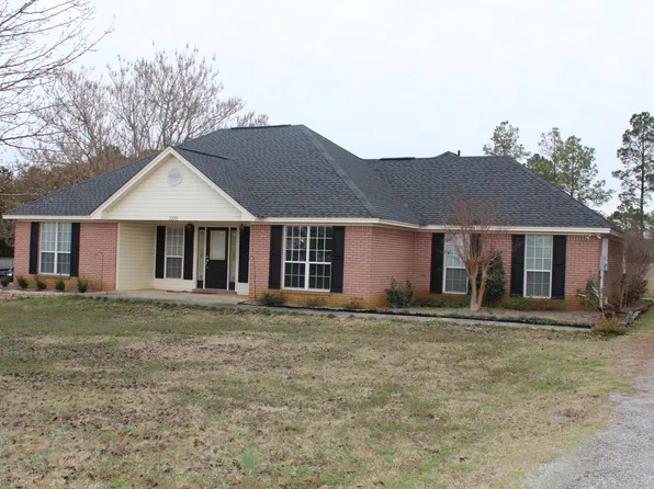 2304 Dark Corners Rd, Tallassee, AL 36078