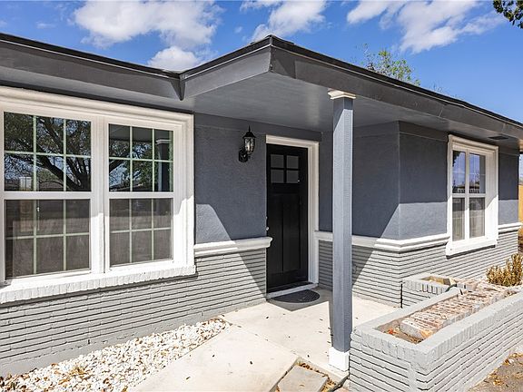 3rd image of 615 E Ligustrum Blvd