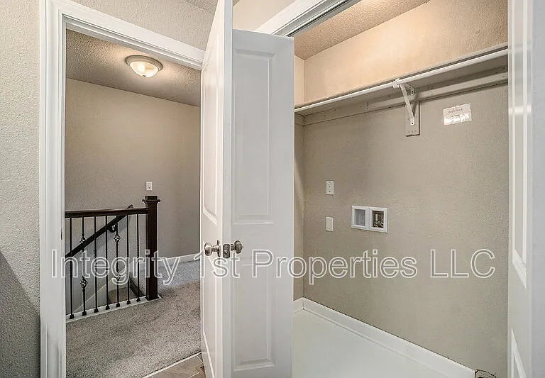 6303 NE 44th St — Photo 14