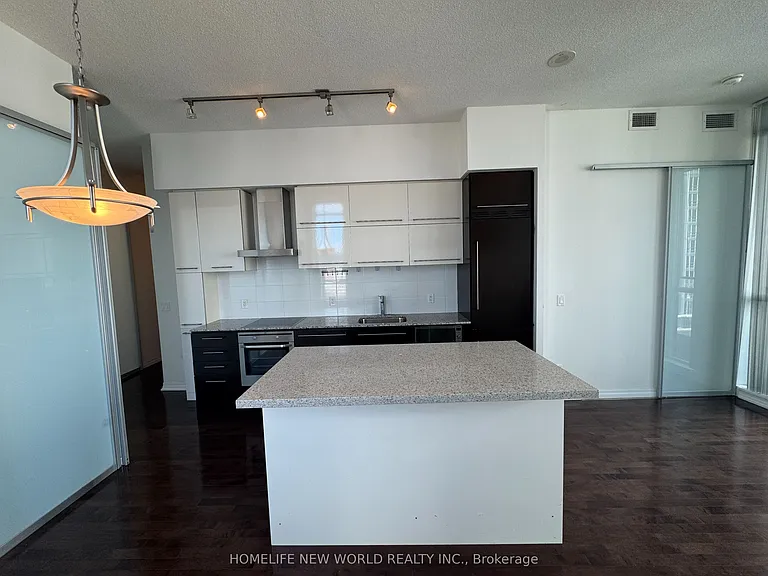 770 Bay St #Penthouse 206 — Photo 12