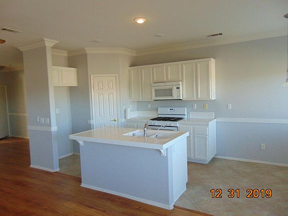 4th image of 27480 Canterbury St