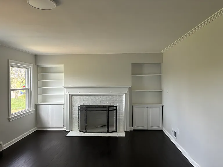 3950 Riverside Dr — Photo 8