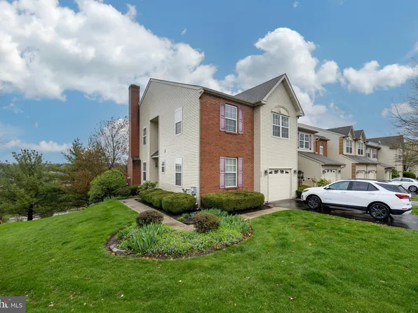 323 Hamilton Dr, Harleysville, PA 19438