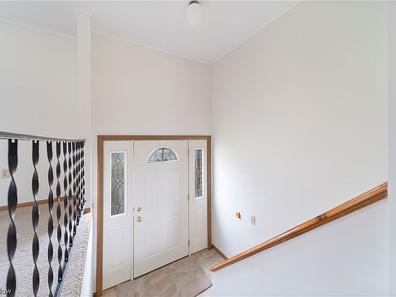 2nd image of 4138 Victory Ave NE