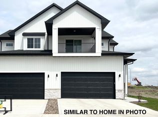 101 NE Country Meadow Ln, Ankeny, IA 50021