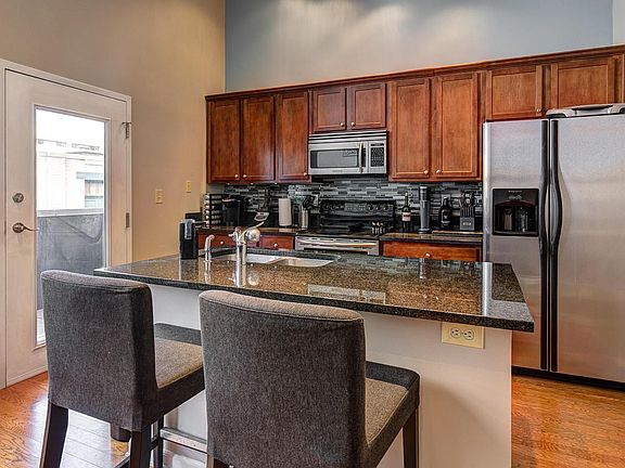 5th image of 160 Wall St #305