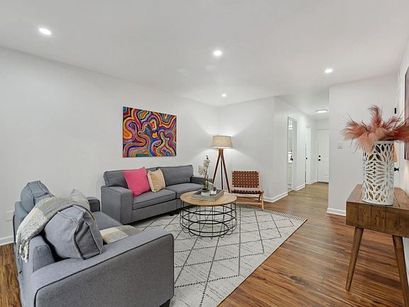 2nd image of 919 W L Street #4