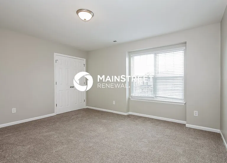 1135 Larkspur Ln — Photo 10